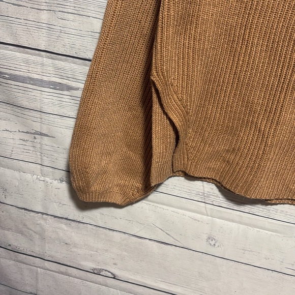 Friday FWD Women’s Tech Wool Slit Sweater - Picture 5 of 7